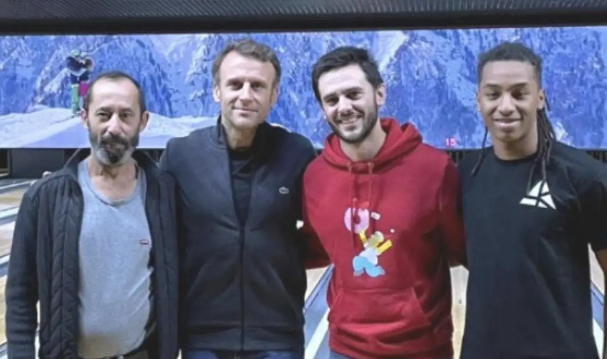 Emmanuel Macron au bowling de Maurepas