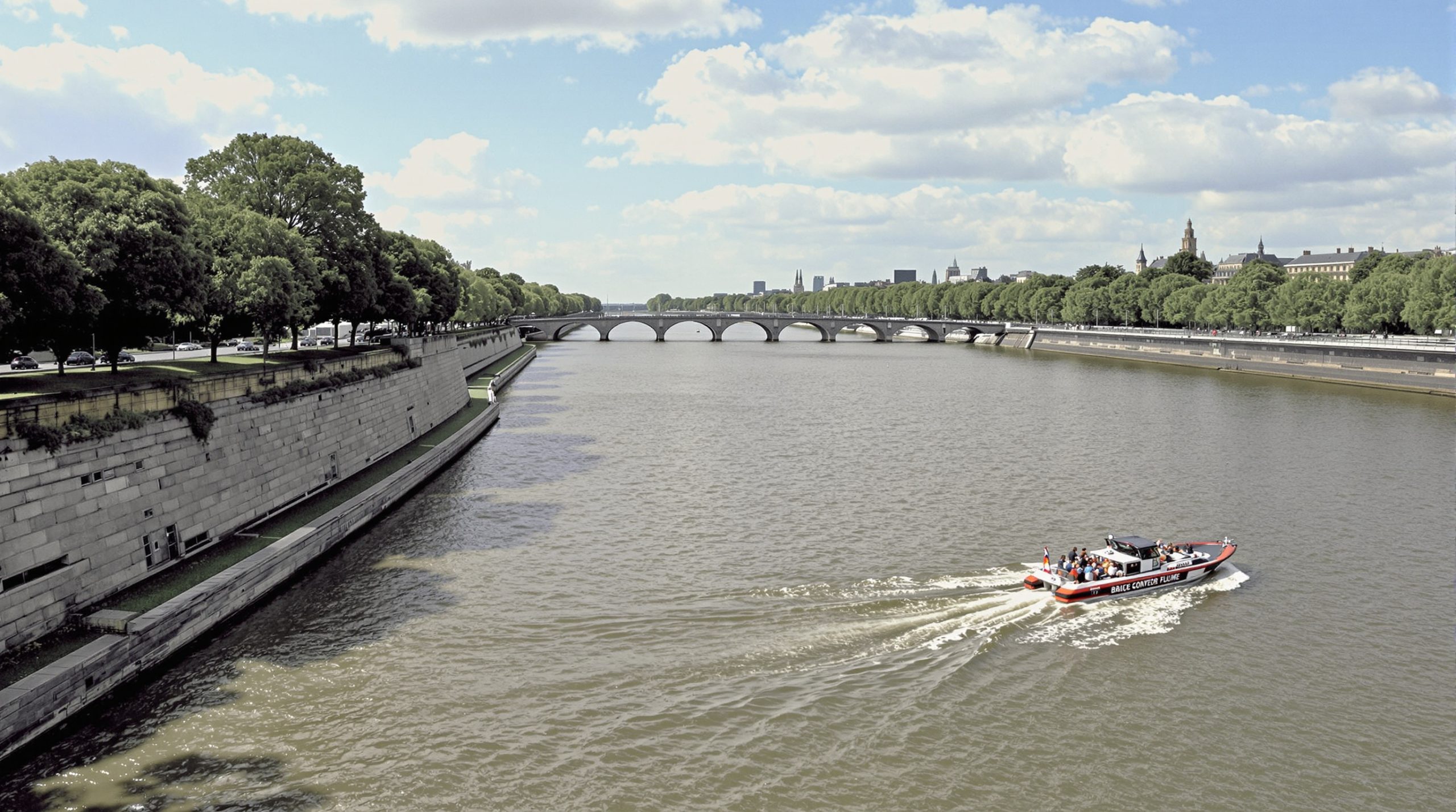 rives-seine-patrouille-bateau