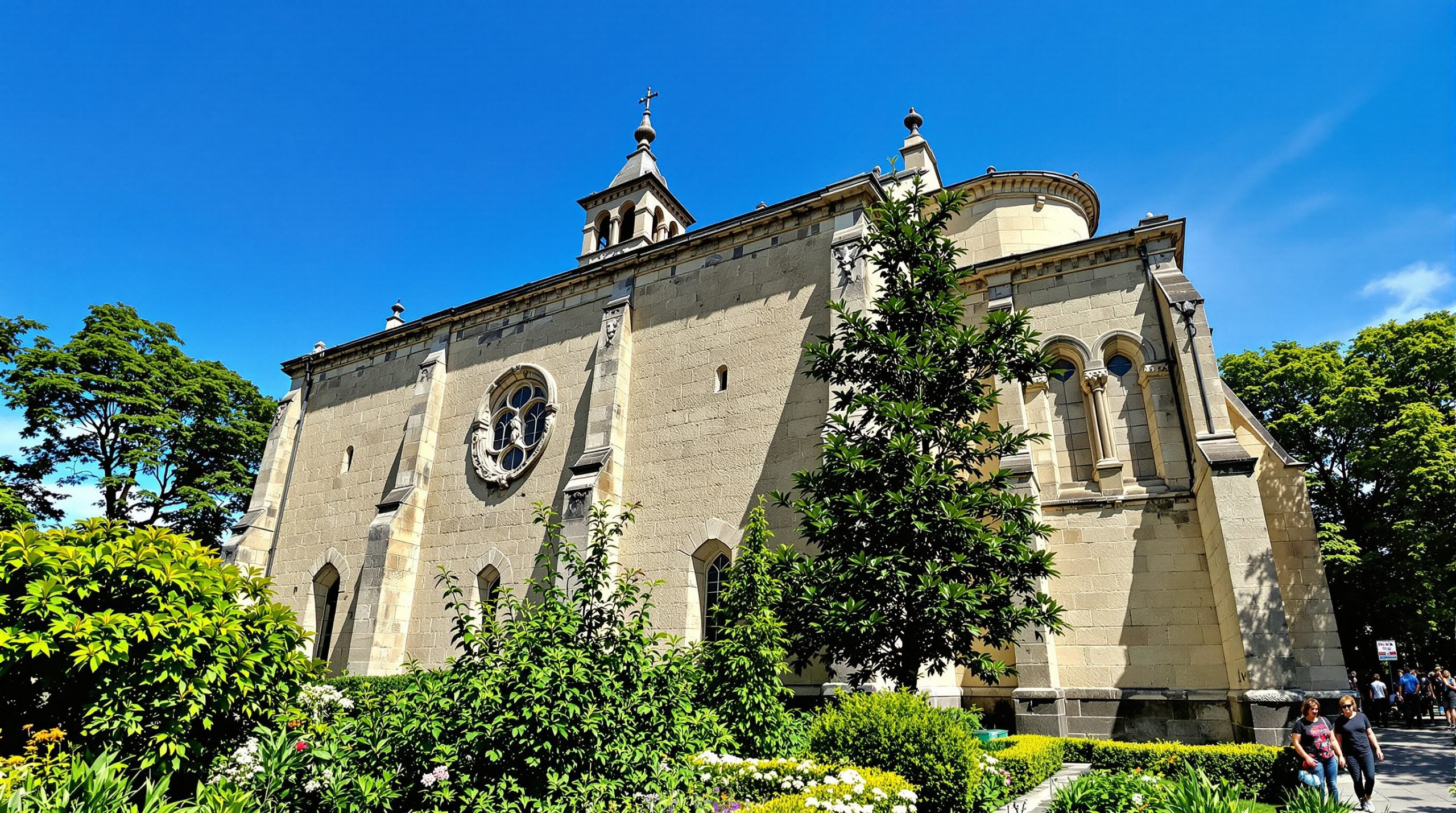architecture-eglise verdoyante