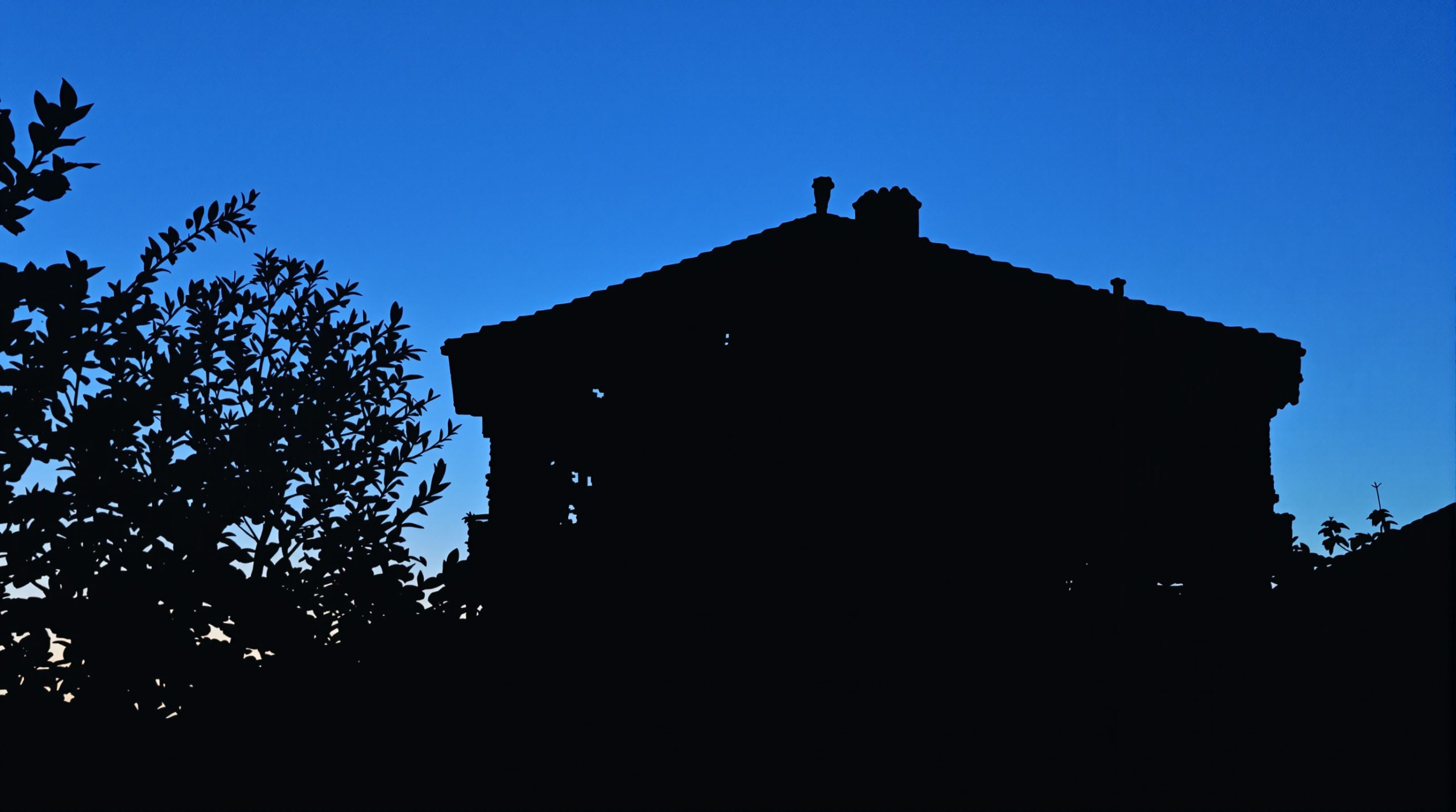 Immeuble_fracassé_silhouette