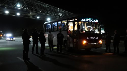 autocar-voyageurs-aire-nuit