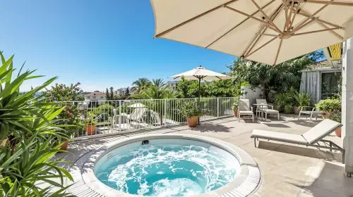 jardin_jacuzzi_hotel