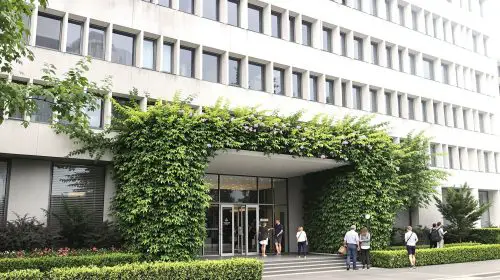 Palais_de_justice_entrée