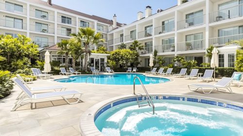 piscine_jacuzzi_hôtel