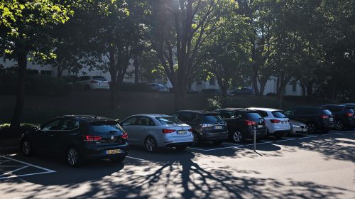 campus_ensoleillé_parking