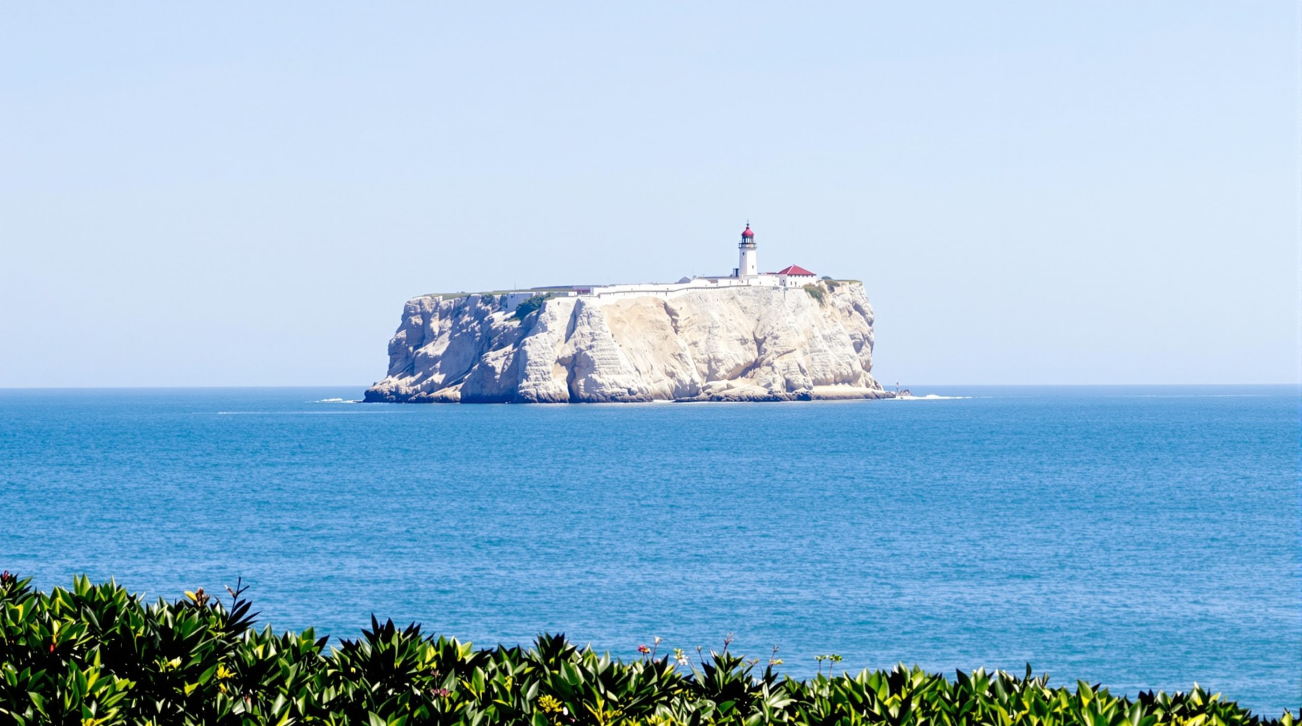 phare_biarritz_falaise