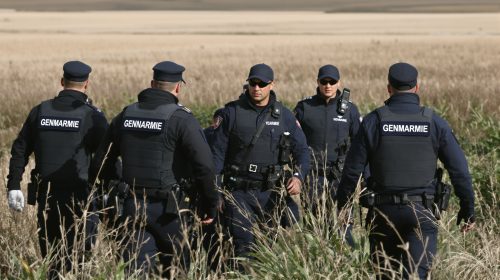 recherche_gendarmes_champ