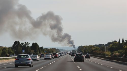 embouteillage_fumée_ciel