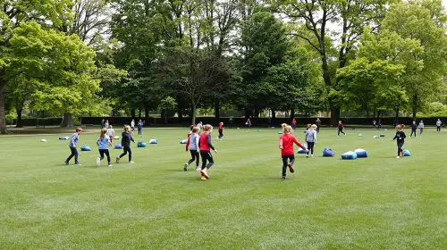 Enfants_jeu_ParcMonceau