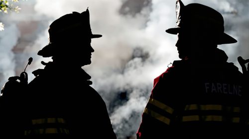 hommage_pompiers_caserne