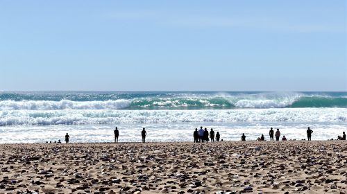 plage-agitee-spectateurs