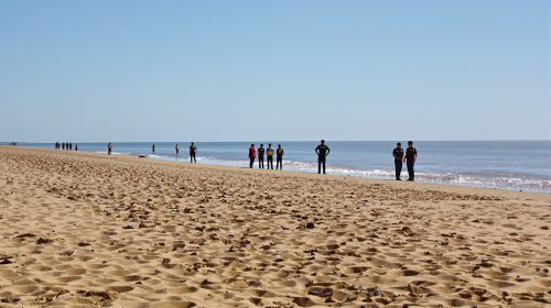 plage-secours-silhouette