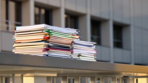 dossiers_administratifs_empilés