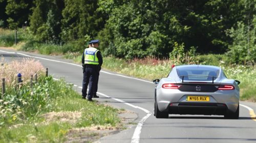 interception_gendarmerie_voiture_sport