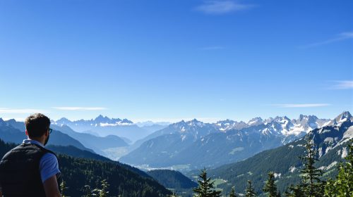 montagne_silhouette_contemplant