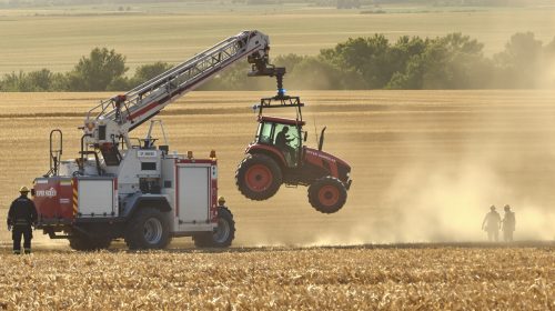 Intervention tracteur champ.