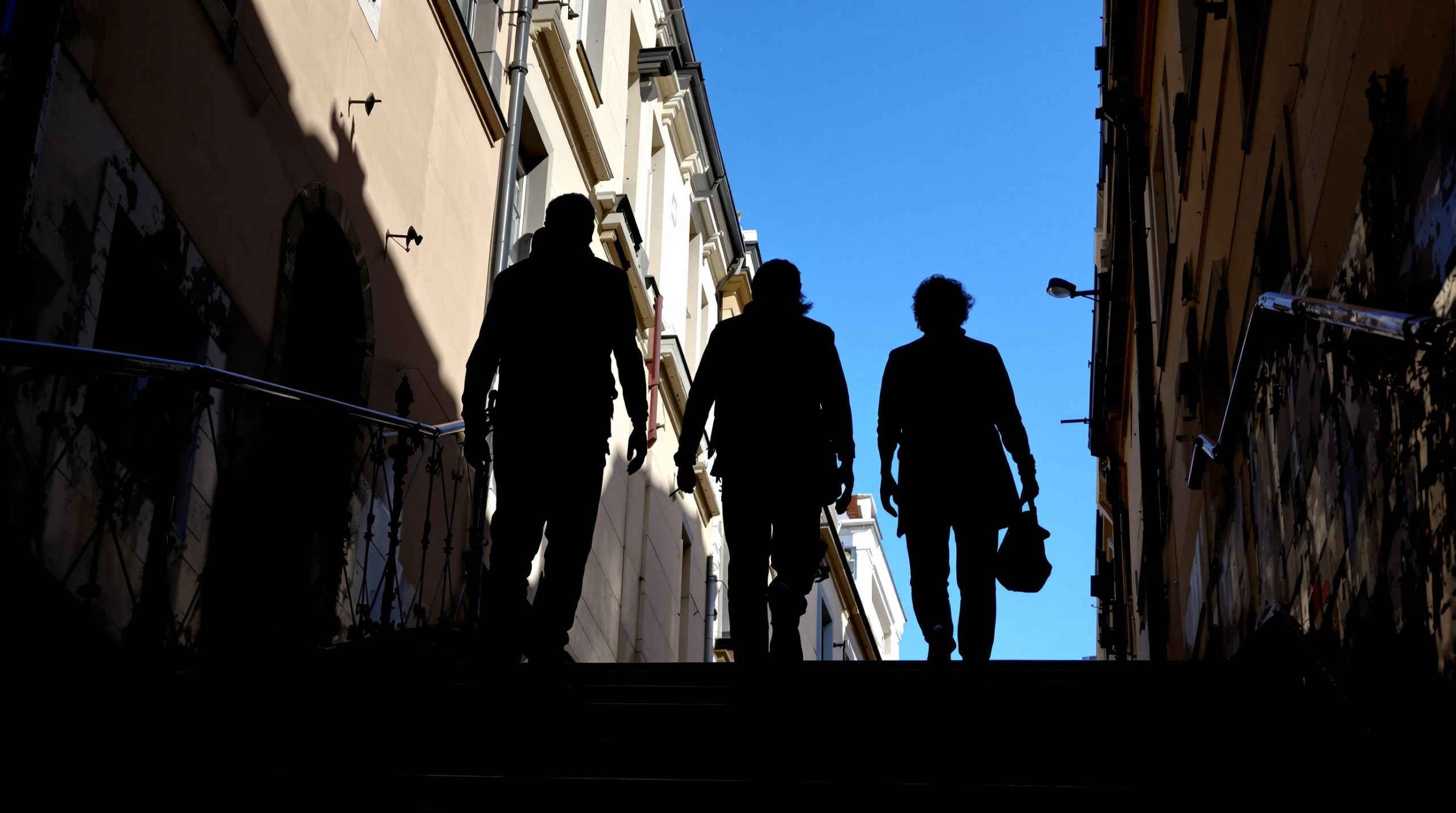 passage_pieton_clair_silhouettes