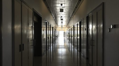 couloir_college_vide