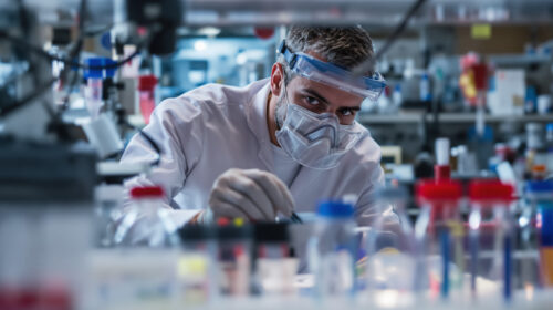 police_scientifique_laboratoire