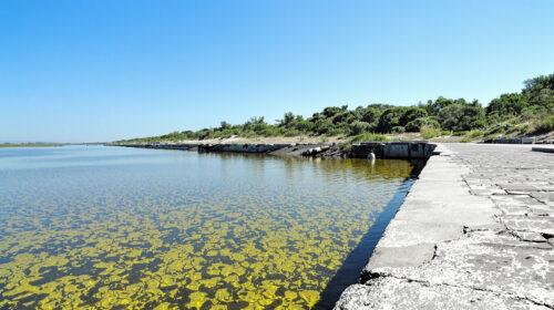 sous-marin-rivière-quai