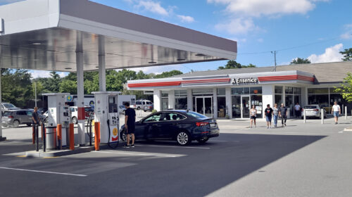 station_service_ensoleillee