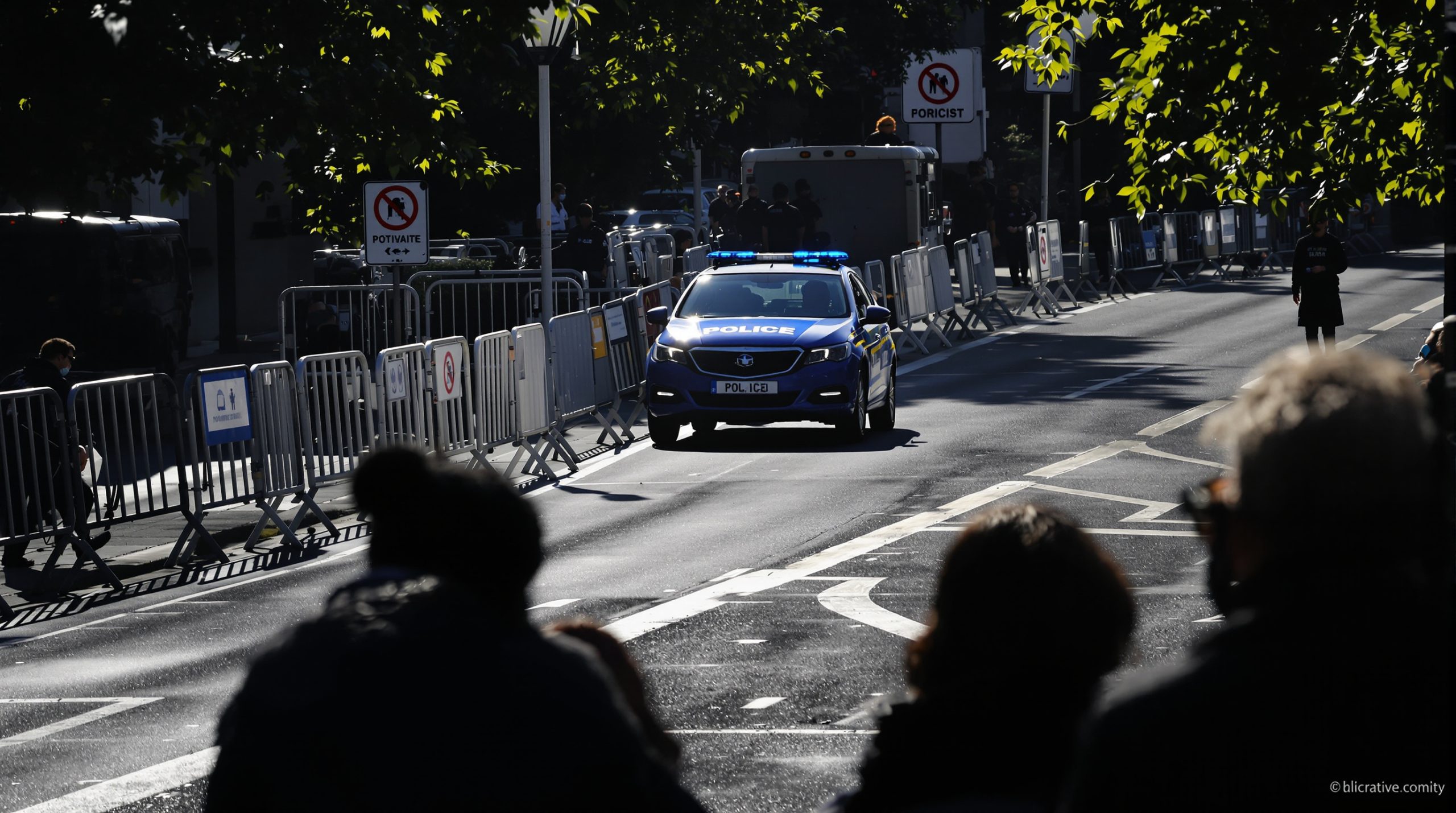 VoiturePoliceRueAlicante.